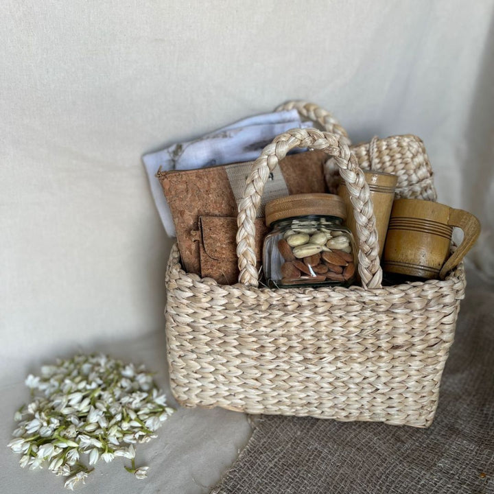 Eco Lux Gift Hamper – premium handmade gifts with sustainable banana fiber wallet, candle, and ethical packaging