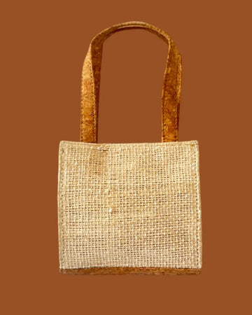 Lightweight small tote bag for casual use 